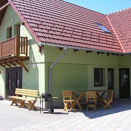 Penzion U Tomasu Vsechovice Exterior photo